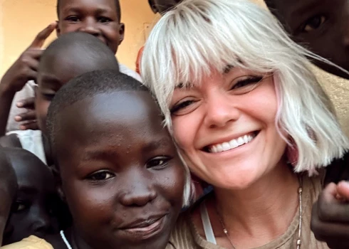 Рижский блогер едет в Африку строить школу и просит помочь