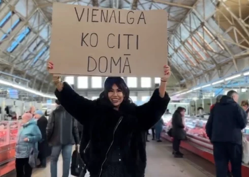 VIDEO: Elīna Didrihsone pārsteidz ar mulsinošu uzvedību Centrāltirgū