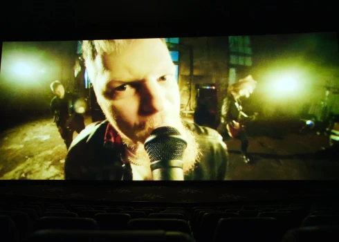"Rīgas metāls" uz lielā ekrāna – pašmāju grupa “Relicseed” atgriežas ar videoklipa prezentāciju kinoteātrī
