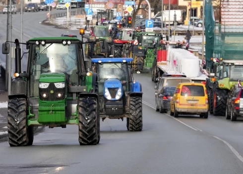 Министр земледелия уверяет, что требования фермеров удовлетворены - протестов в Риге быть не должно