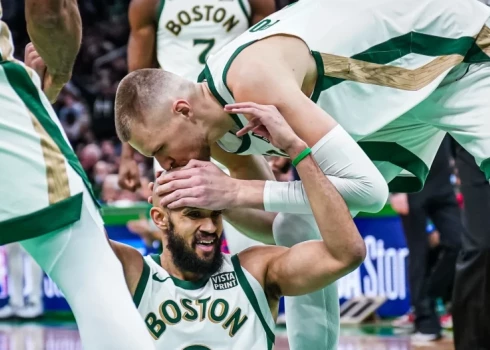 Porziņģis ar 31 gūtu punktu rezultatīvākais "Celtics" uzvarā NBA mačā