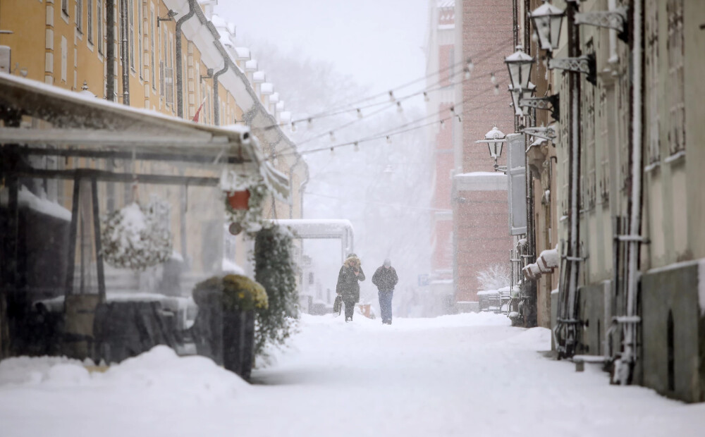 Rīgā jau uzsniguši 11 centimetri sniega