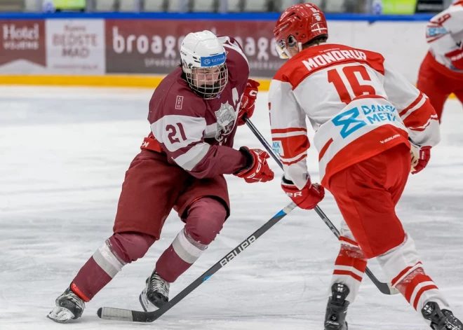 Latvijas U-18 hokejisti Četru nāciju turnīrā sagrauj Dāniju