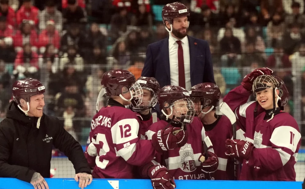 Det latviske U16-hockeylaget starter testturneringen i Sveits med seier