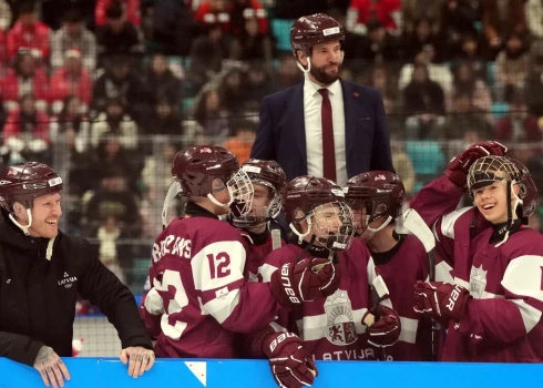 Latvijas U-16 hokeja izlase ar uzvaru uzsāk pārbaudes turnīru Šveicē