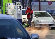 Baltijas valstīs pieaug degvielas cenas; dārgākais benzīns Rīgā