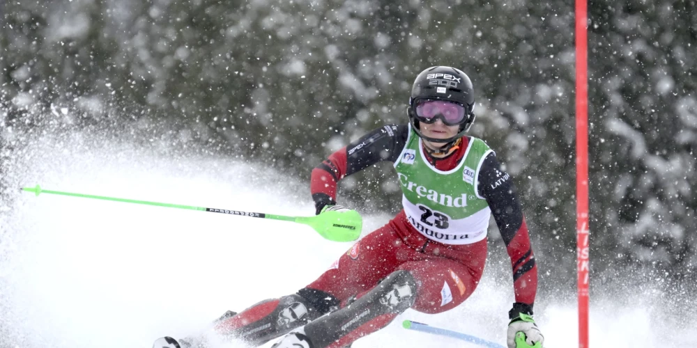 Ģērmane Pasaules kausā slalomā nefinišē pirmajā braucienā