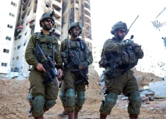 Militāras operācijas laikā Izraēlas armija izglābusi divus ķīlniekus