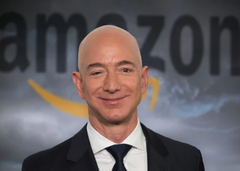 Džefs Bezoss pārdevis "Amazon" akcijas divu miljardu dolāru vērtībā