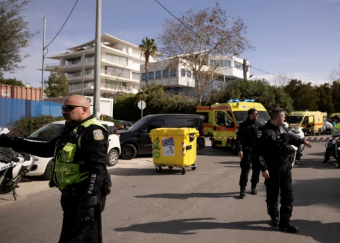 Traģēdija Atēnās — atlaistais kuģniecības biroja darbinieks apšauj kolēģus