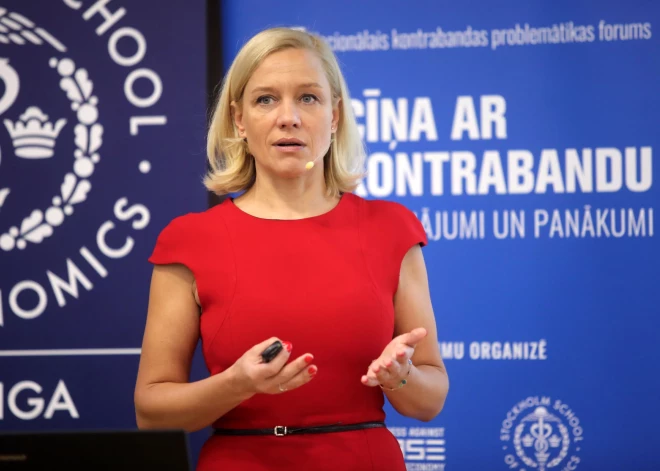 Jaunā VID ģenerāldirektore Baiba Šmite-Roķe saņem amata pilnvaras; darbu sāks otrdien