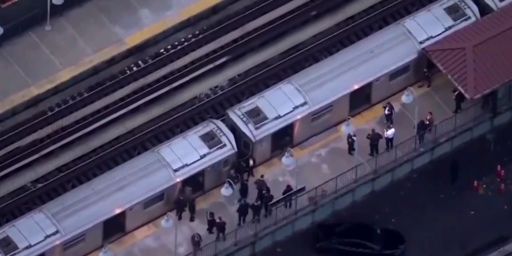 Ņujorkas metro stacijā notikusi apšaude; ir bojāgājušais
