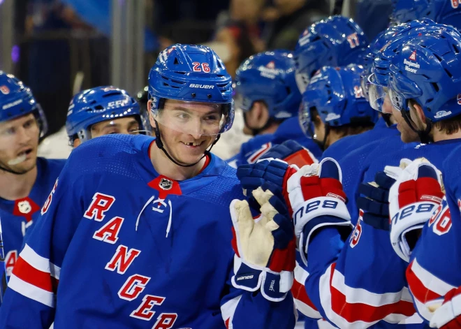 "Rangers" hokejistiem piektā uzvara pēc kārtas