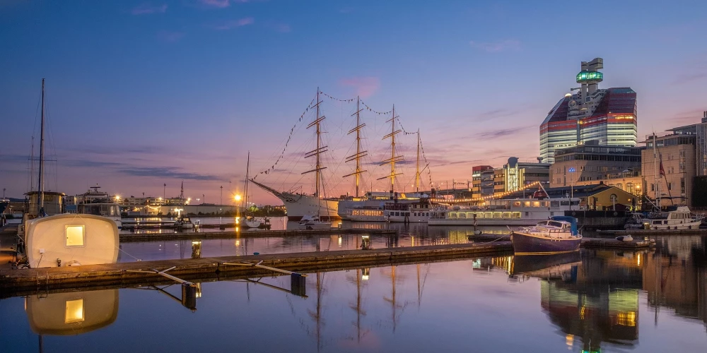 Gēteborga ir pilsēta Zviedrijas rietumu krastā, pie Jētas ietekas Kategatā. Otra lielākā Zviedrijas pilsēta ar lielāko ostu Zviedrijā. Pilsēta ir pazīstama ar uzņēmumumiem, kā Volvo un SKF galvenajām mītnes vieta. Gēteborgas botāniskais dārzs tiek uzskatīts par vienu no labākajiem botāniskajiem dārziem Eiropā.