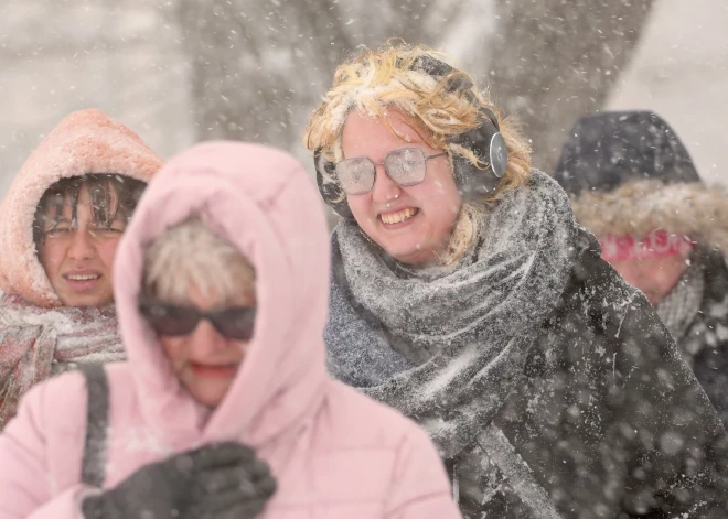 Naktī Latvijas austrumos gaidāma stipra snigšana