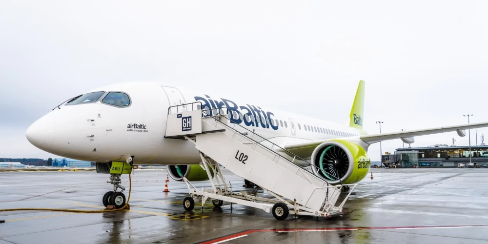 "airBaltic" tiek pie jaunas lidmašīnas