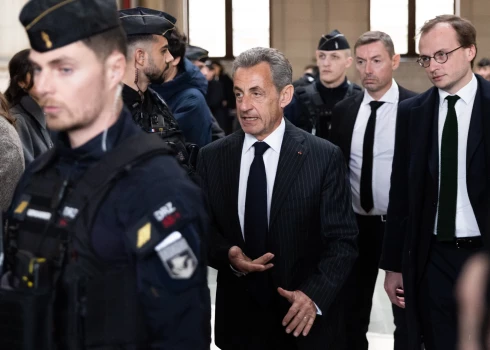 Samazināts Francijas bijušā prezidenta Sarkozī cietumsods