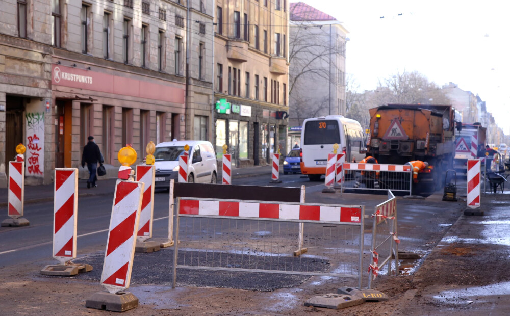 Rīgā bīstamās bedres likvidētas vairāk nekā 22 tūkstošu kvadrātmetru platībā