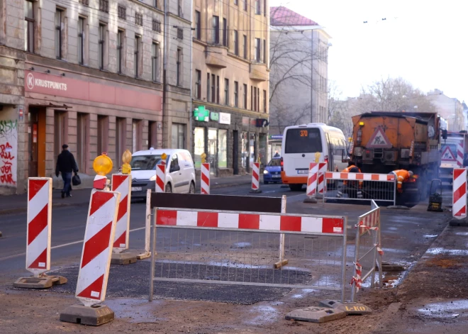 Rīgā bīstamās bedres likvidētas vairāk nekā 22 tūkstošu kvadrātmetru platībā