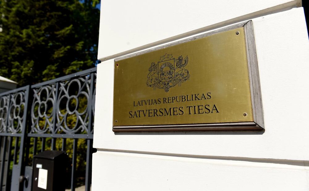 Lai saņemtu jaunas uzturēšanās atļaujas, Krievijas pilsoņiem ir jāprot latviešu valoda, atzīst Satversmes tiesa