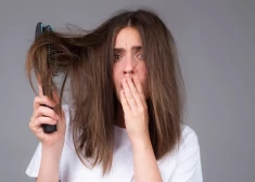 Kā rīkoties, ja ļoti izkrīt mati? Un triki, kas palīdzēs vizuāli nomaskēt šo trūkumu