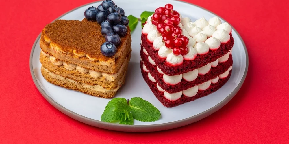 В Латвии на День Валентина покупали десерты в форме сердечек, а спрос на товары для взрослых утроился