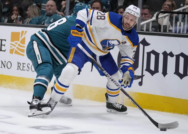 Girgensons un "Sabres" hokejisti izcīna uzvaru papildlaikā