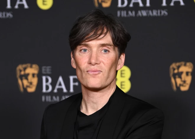 Britu kinoakadēmijas ceremonijā vērtīgākās filmas titulu iegūst "Openheimers"