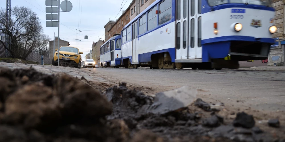 Rīgas mērs: ceļos nav ieguldīts gadiem, tagad redzam sekas