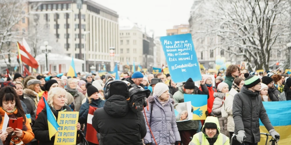 Митинг, шествие, концерты, акции протеста: сегодня в Риге проходят мероприятия в поддержку Украины