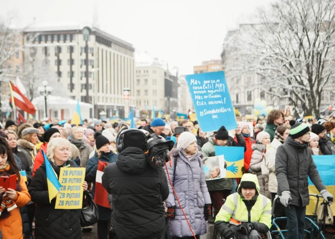 Митинг, шествие, концерты, акции протеста: сегодня в Риге проходят мероприятия в поддержку Украины