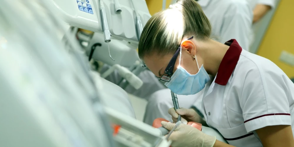 Jaunatklātā Baltijas un arī viena no Ziemeļeiropas modernākajām Stomatoloģijas preklīnikām Rīgas Stradiņa universitātē.