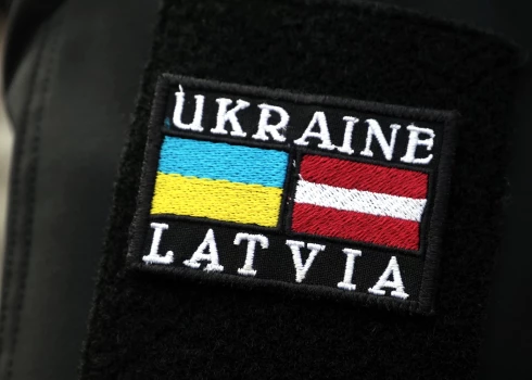 Латвийцев просят минутой молчания отметить вторую годовщину вторжения России в Украину
