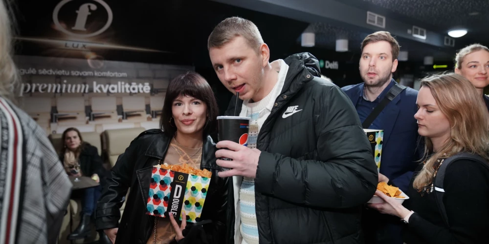 Kristaps Strūbergs ir laimīgs kopā ar Laimu Kozuli – savu pirmo mīlestību. Pēc skarbiem pārbaudījumiem liktenis atkal abus savedis kopā.