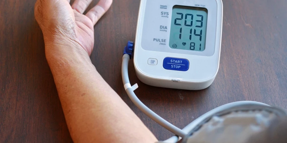 Augsts asinsspiediens: eksperts dalās ar četriem veidiem, kā samazināt rādījumus bez zālēm