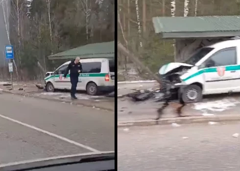 ВИДЕО: машина муниципальной полиции снесла остановку