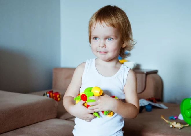 "Vai diendusu var gulēt arī mamma?" apkopo neparastākos jautājumus, kurus uzdod bērnudārznieki