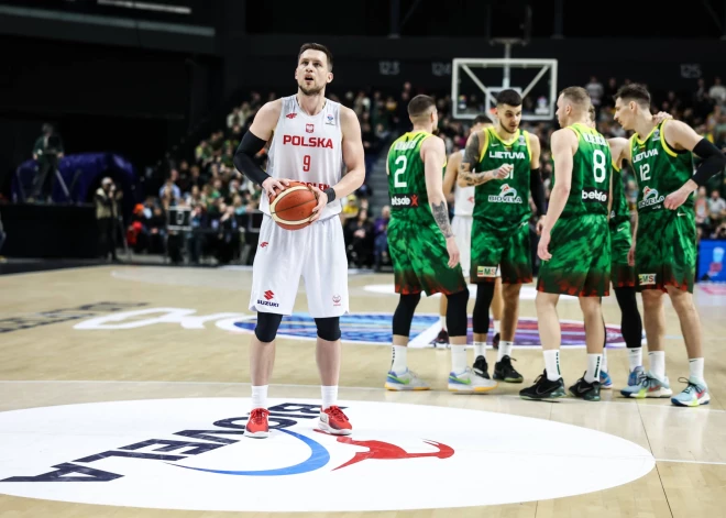 Lietuvas basketbolisti pārliecinoši apspēlē poļus; Latvijas pretinieku cīņā bez pārsteigumiem