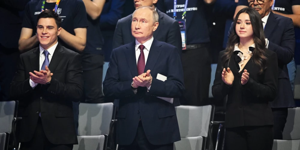 Участие латвийских спортсменов в спортивных играх в России, открытых Путиным: за дело взялась СГБ