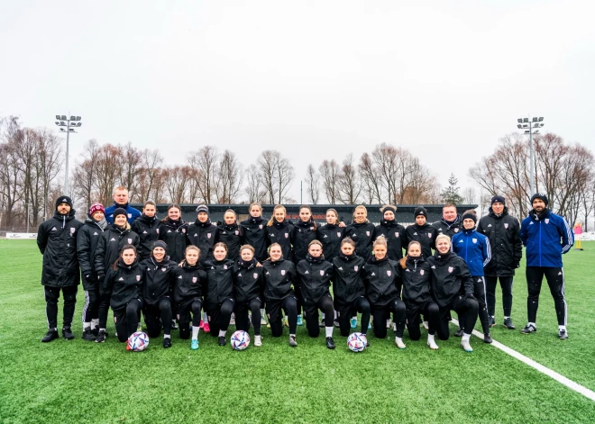 "Saplīsa" otrajā puslaikā — Latvijas futbolistes cieš smagu zaudējumu Slovākijai pirmajā pārspēlē par vietu UEFA Nāciju līgas otrajā līmenī