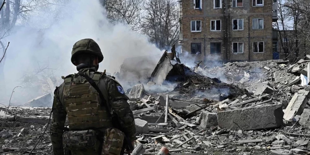 Aizsardzības ministrs: puse no Rietumu ieročiem Ukrainai piegādāti ar novēlošanos