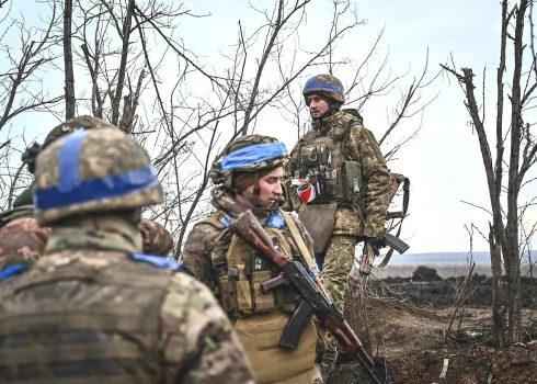 Ukrainai frontē izveidojusies nopietna, "bet nebūt ne bezcerīga" situācija, norāda kara pētnieki