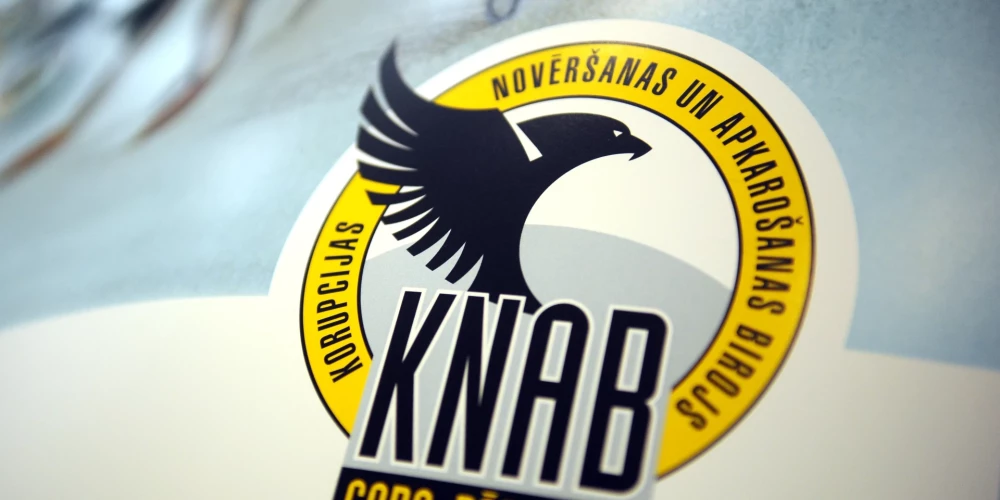 В рамках расследования сотрудники KNAB посетили один из департаментов Рижской думы