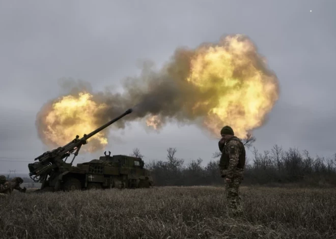 Makrons paziņo par jauniem soļiem Ukrainas atbalstam