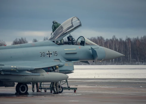 FOTO: Latvija ar vācu lidotājiem pārņem NATO Baltijas gaisa telpas patrulēšanu