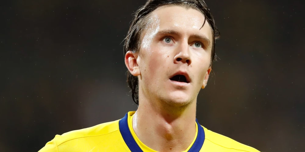 Zviedrijas izlases spēlētājs Ulsons jau nedēļu bezsamaņā; viņam konstatē akūtu smadzeņu slimību