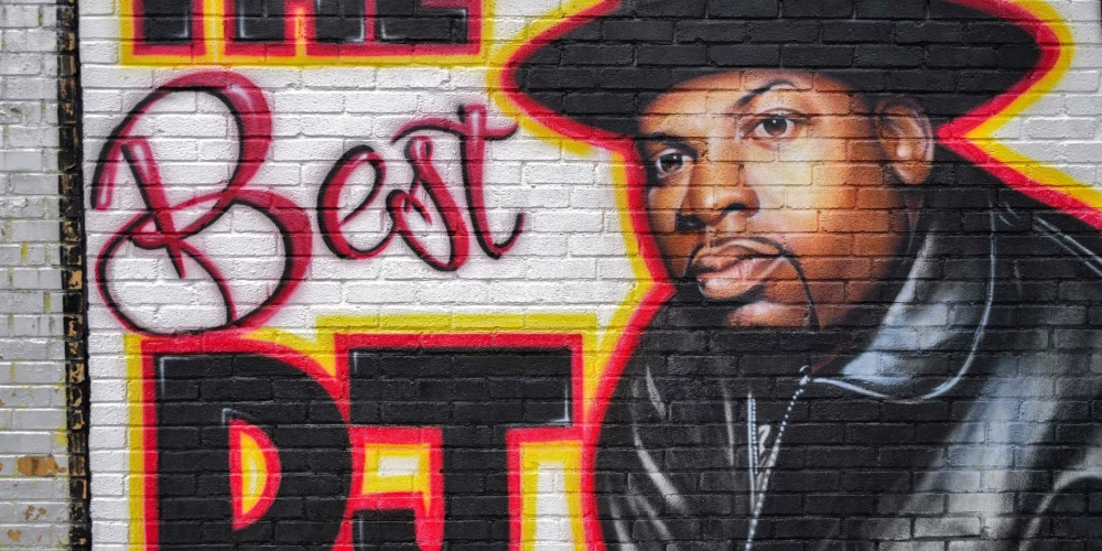 Džemam Māsteram Džejam veltīts murālis Ņujorkas Kvīnsas rajonā, kur viņu nošāva