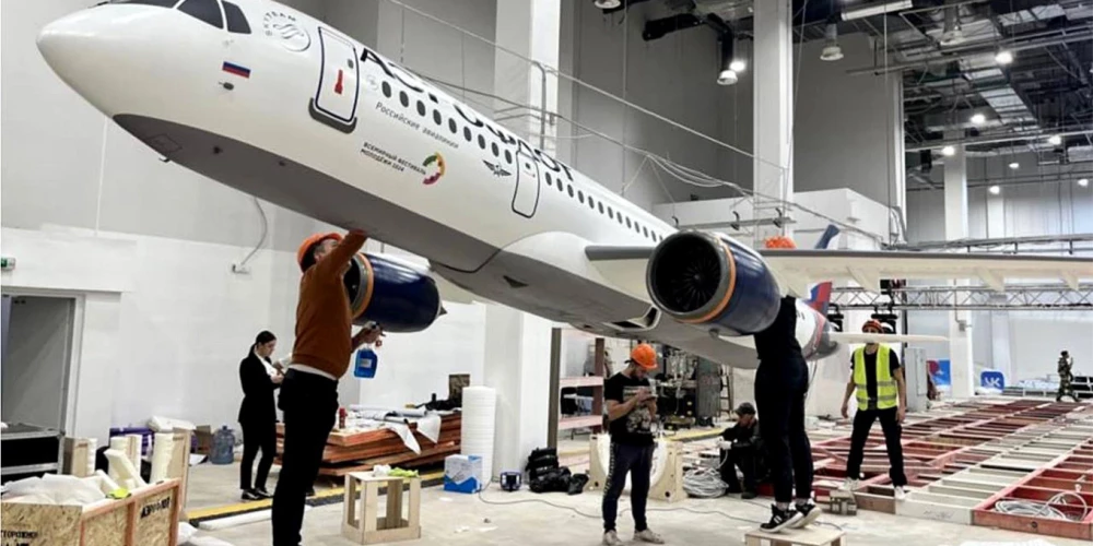Krievija izrādīs savu jauno lidmašīnu – no plastmasas