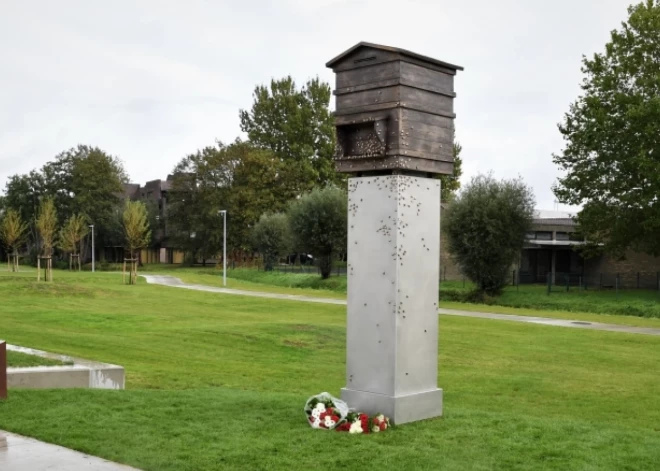 Zedelgemā uzstādītais piemineklis leģionāriem savā vietā nostāvēja mazāk par četriem gadiem.