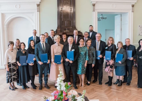 FOTO: Latvijas Universitāte, izglītības iestādes un pašvaldības paraksta vienošanos par sadarbību pedagogu skološanas jautājumos